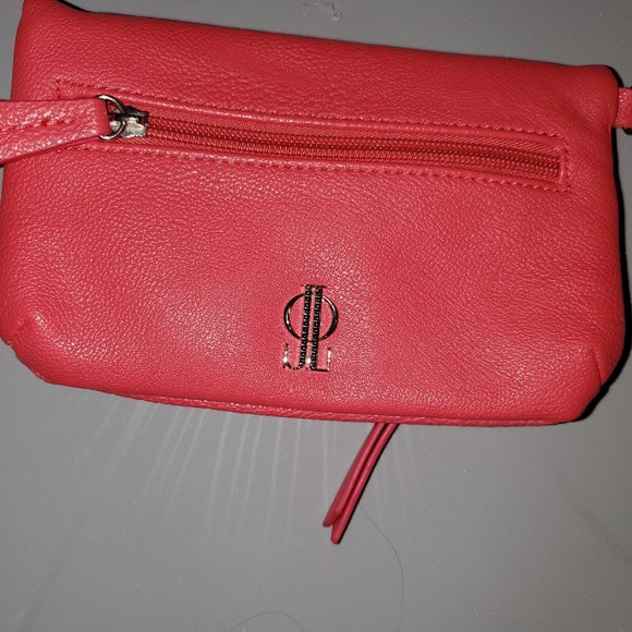 Jennifer Lopez clutch w/strap purse. Multiple compartments. EUC - Picture 6 of 10